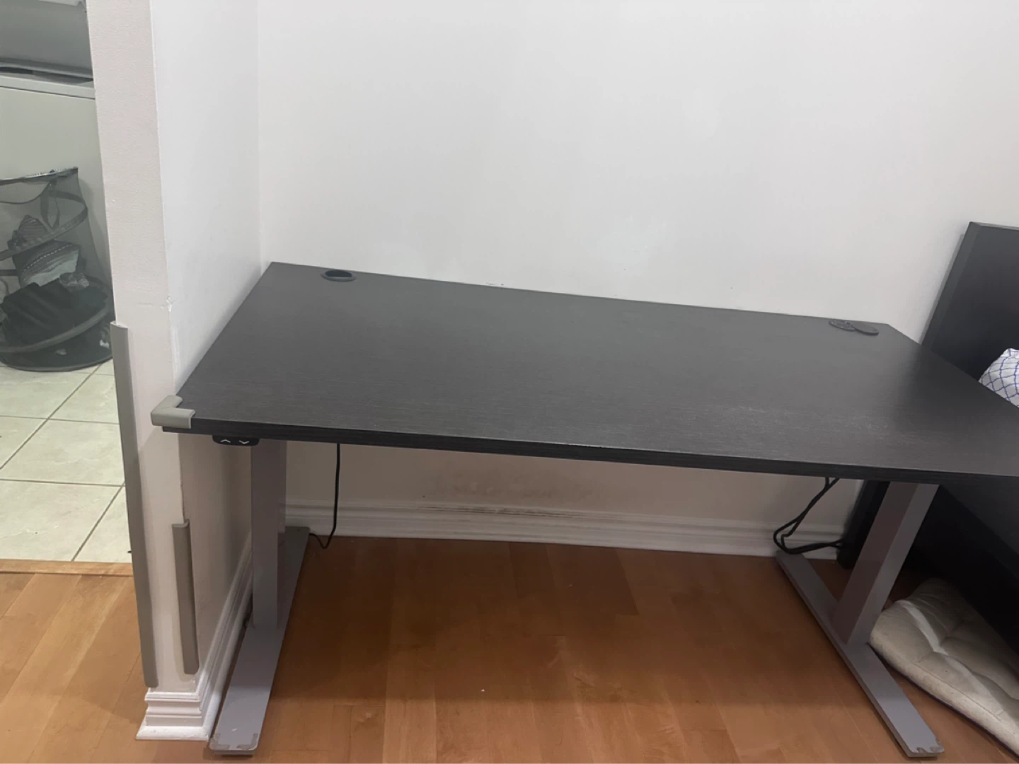 Bestar Upstand Height Adjustable Desk - photo 2