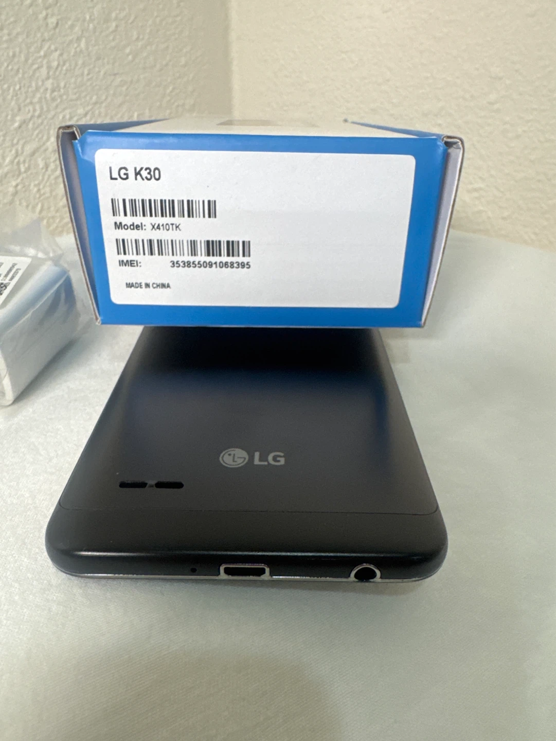 LG K30 Smartphone - photo 4