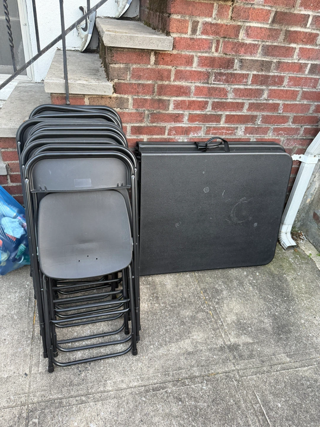 2 6Ft Folding Tables & 10 Folding Chairs (Black) - photo 2