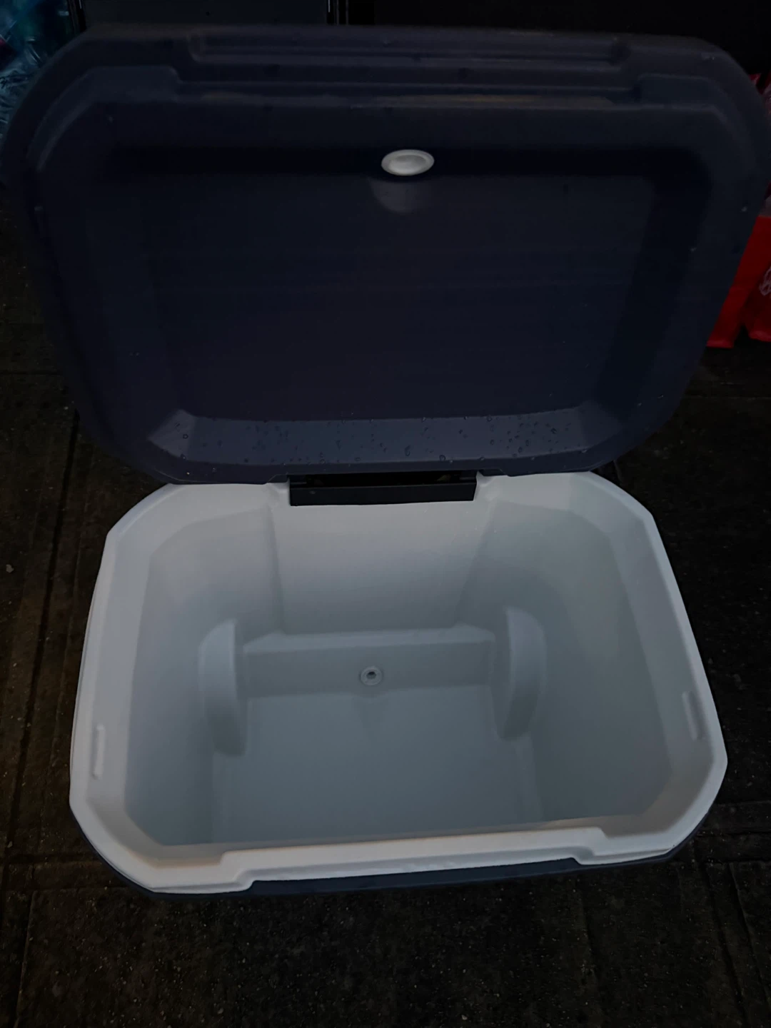 Coleman 316 Series 84-Quart Wheeled Cooler - photo 4