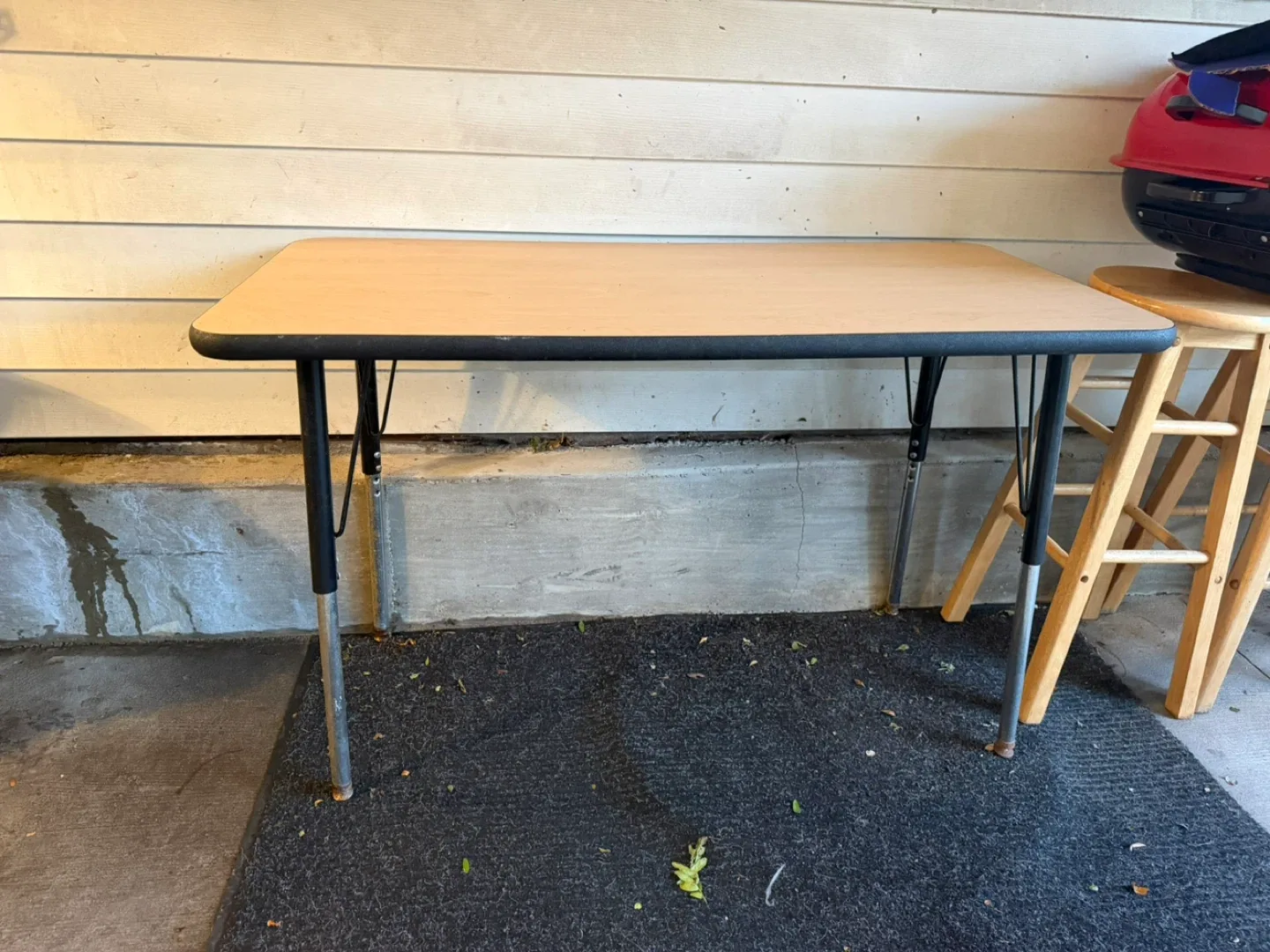 Adjustable Height Kids Table