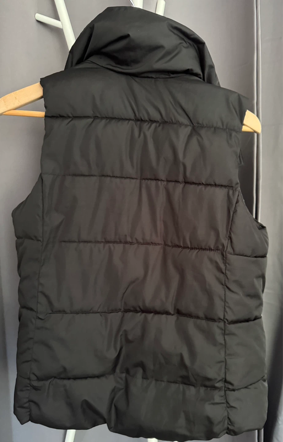 Old Navy Puffer Vest - Black - Size S - photo 3