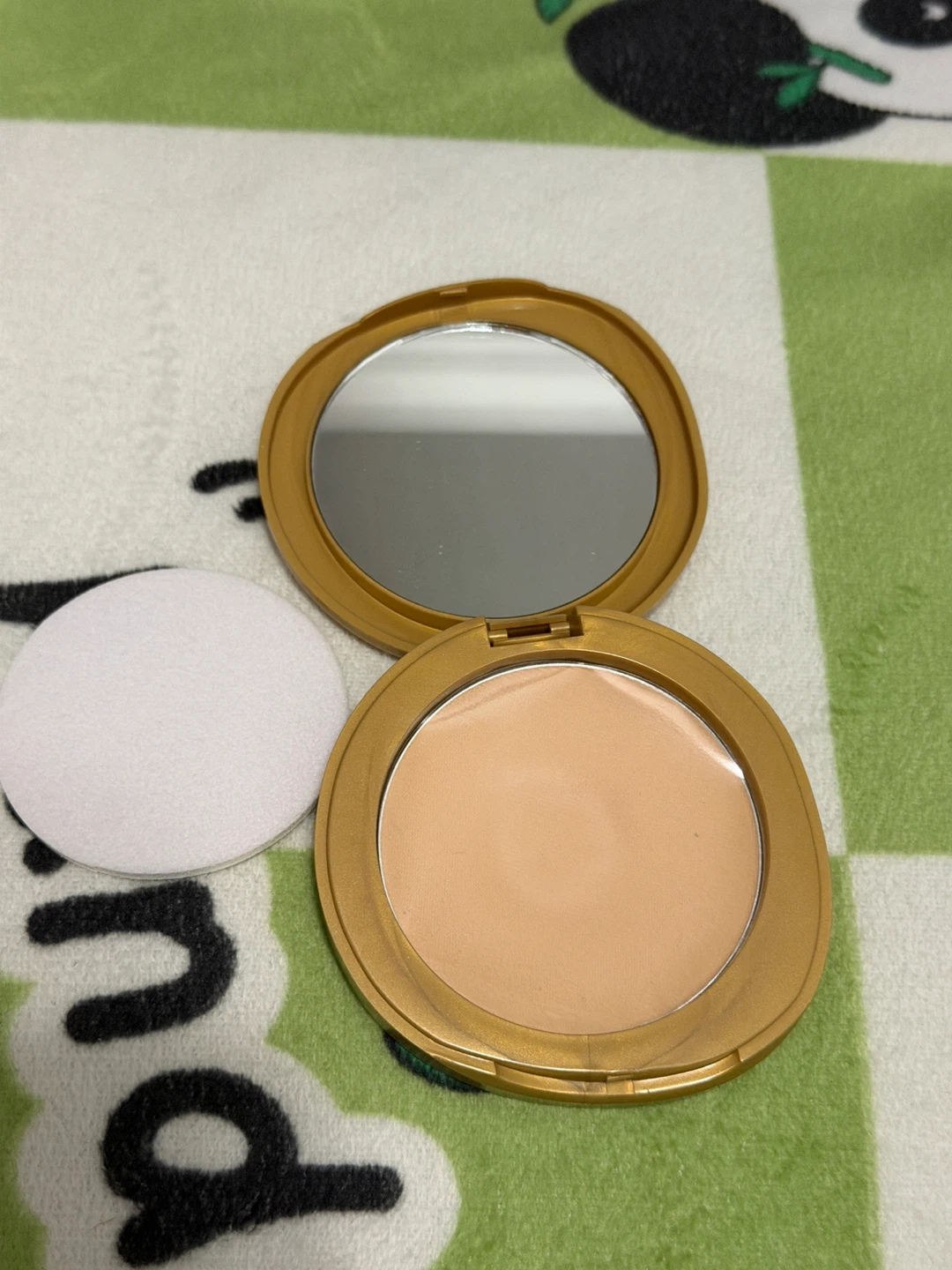 Pressed Powder Compact with Mirror and Puff⚽️