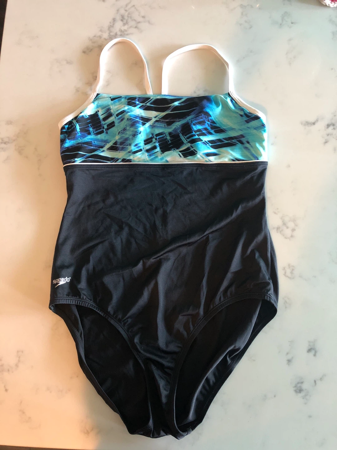 ⚽️ Women’s Speedo Swimsuit Size 14