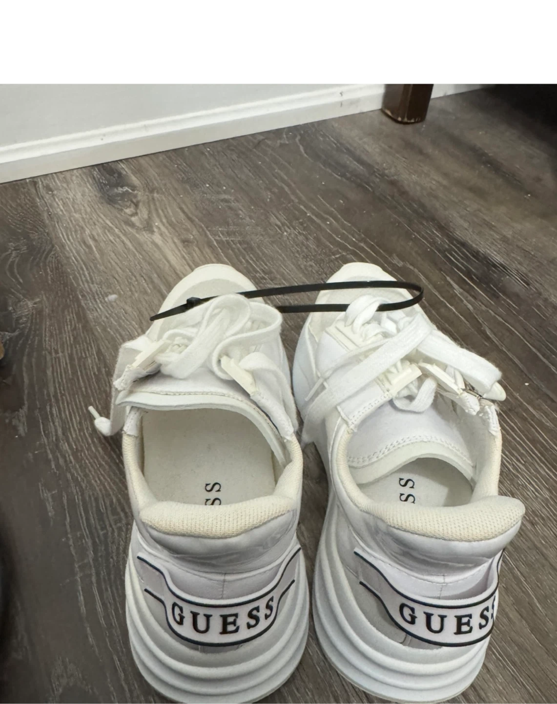 White GUESS Shoes - photo 3