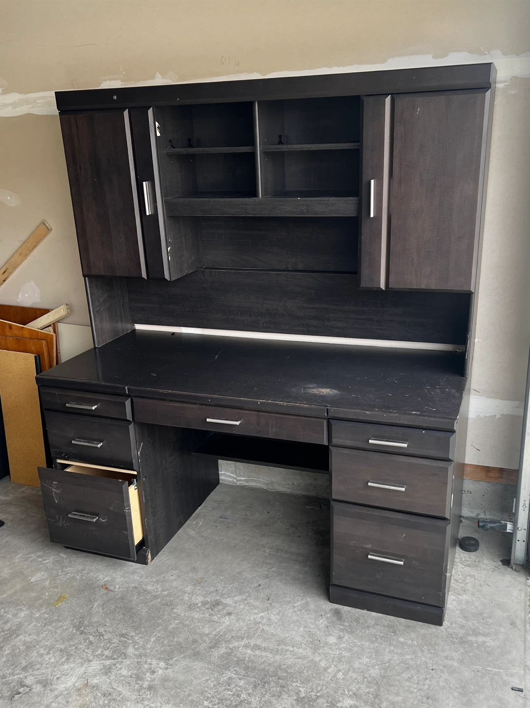 Desk with Hutch - photo 3
