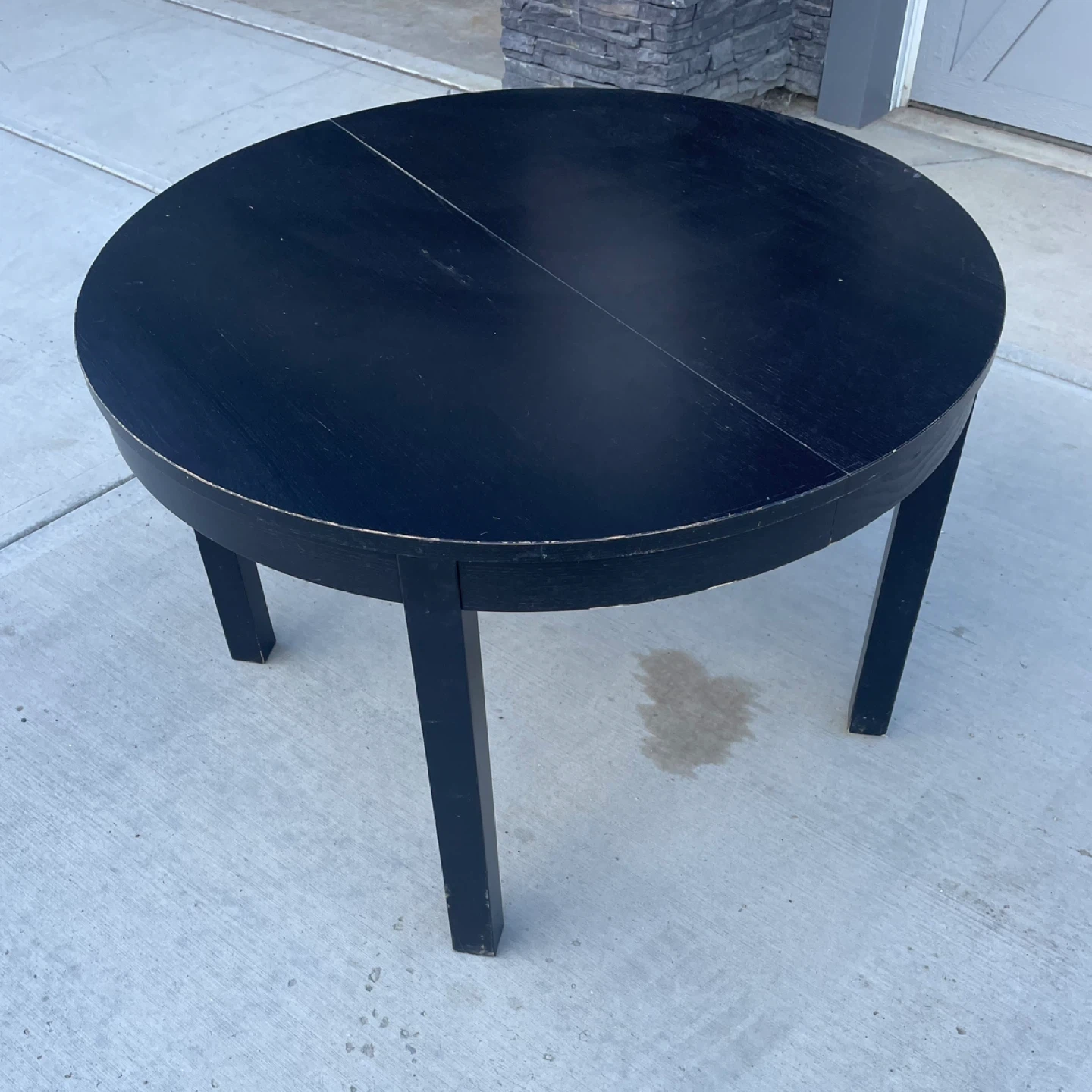 Round Dining Table - photo 3