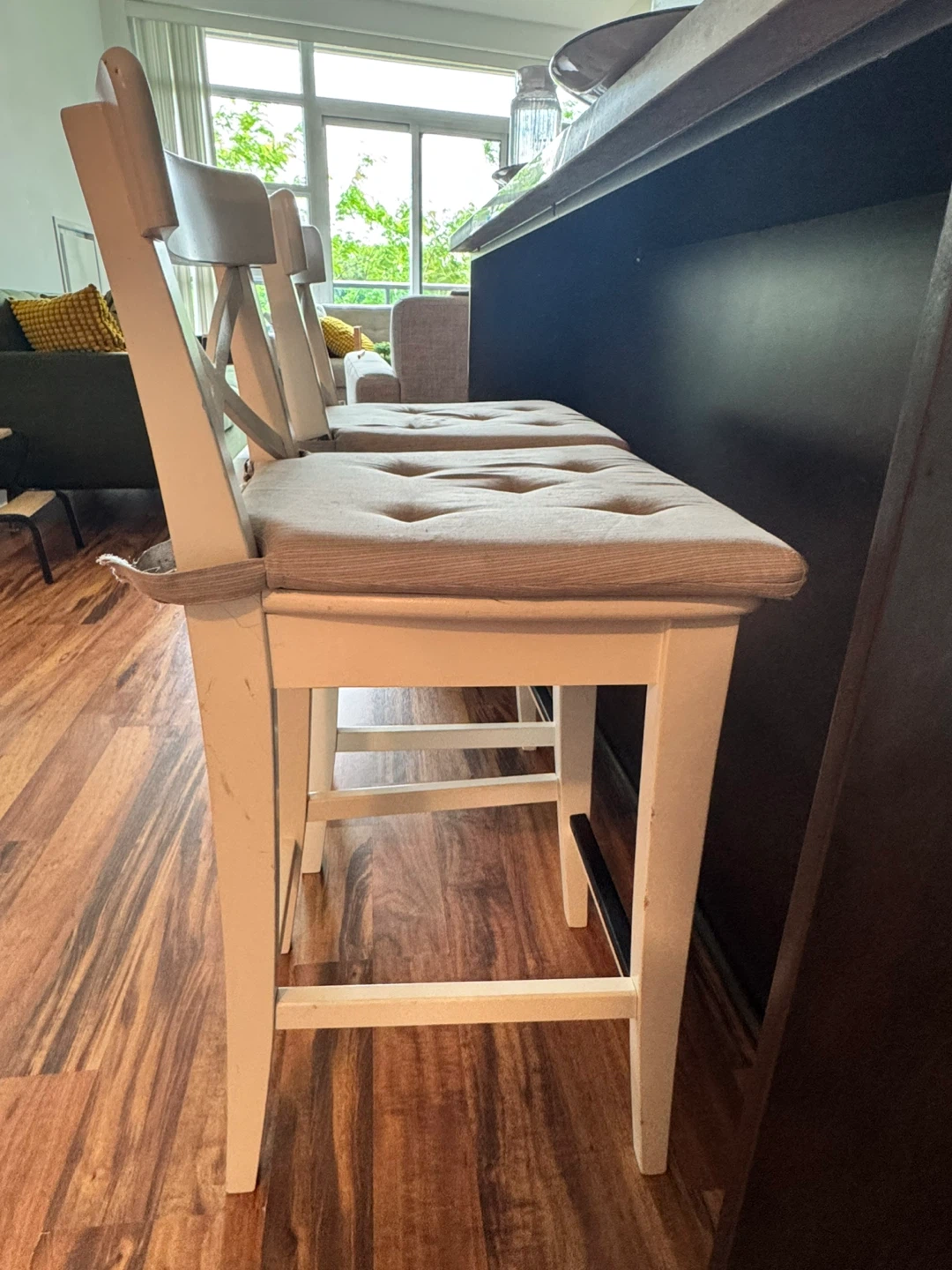 White Counter Stools with Cushioned Seats