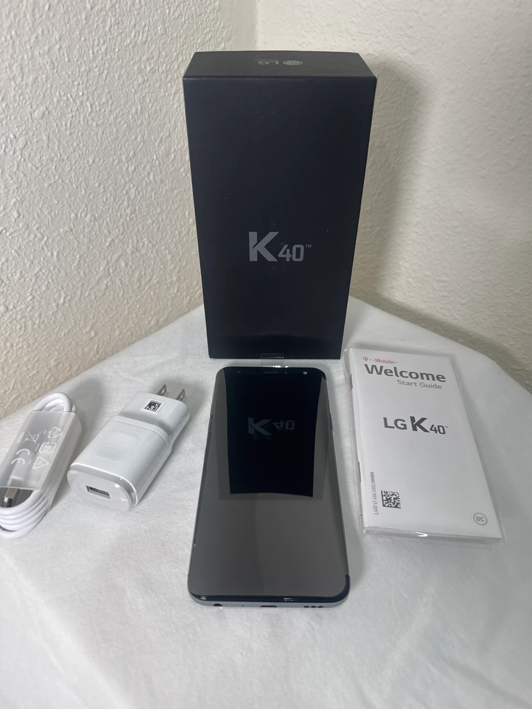 LG K40 32GB Gray T-Mobile Smartphone - photo 2