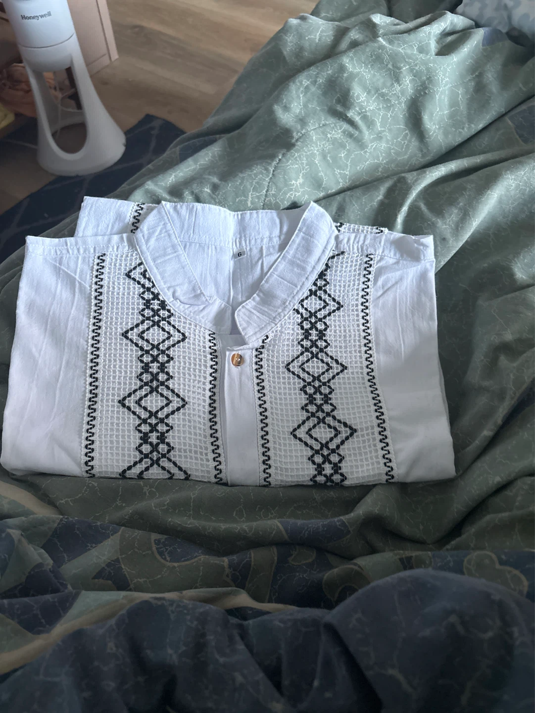 White Embroidered Men's Shirt
