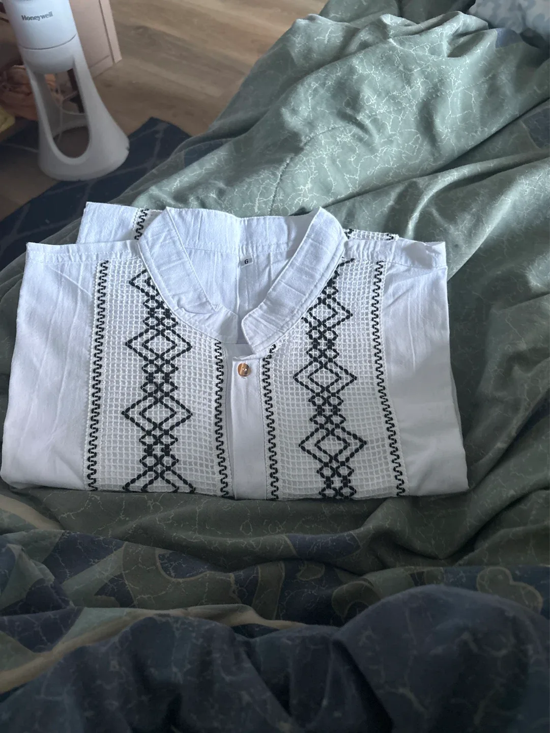 White Embroidered Men's Shirt