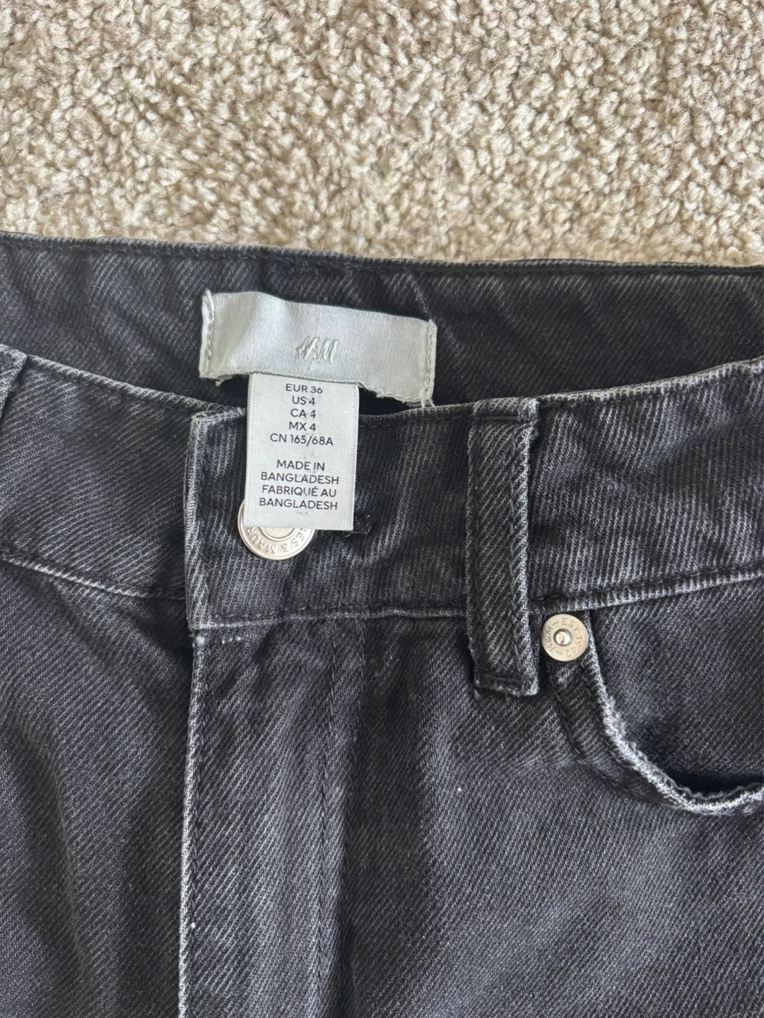 H&M Black Denim Shorts Size US 4 - photo 3
