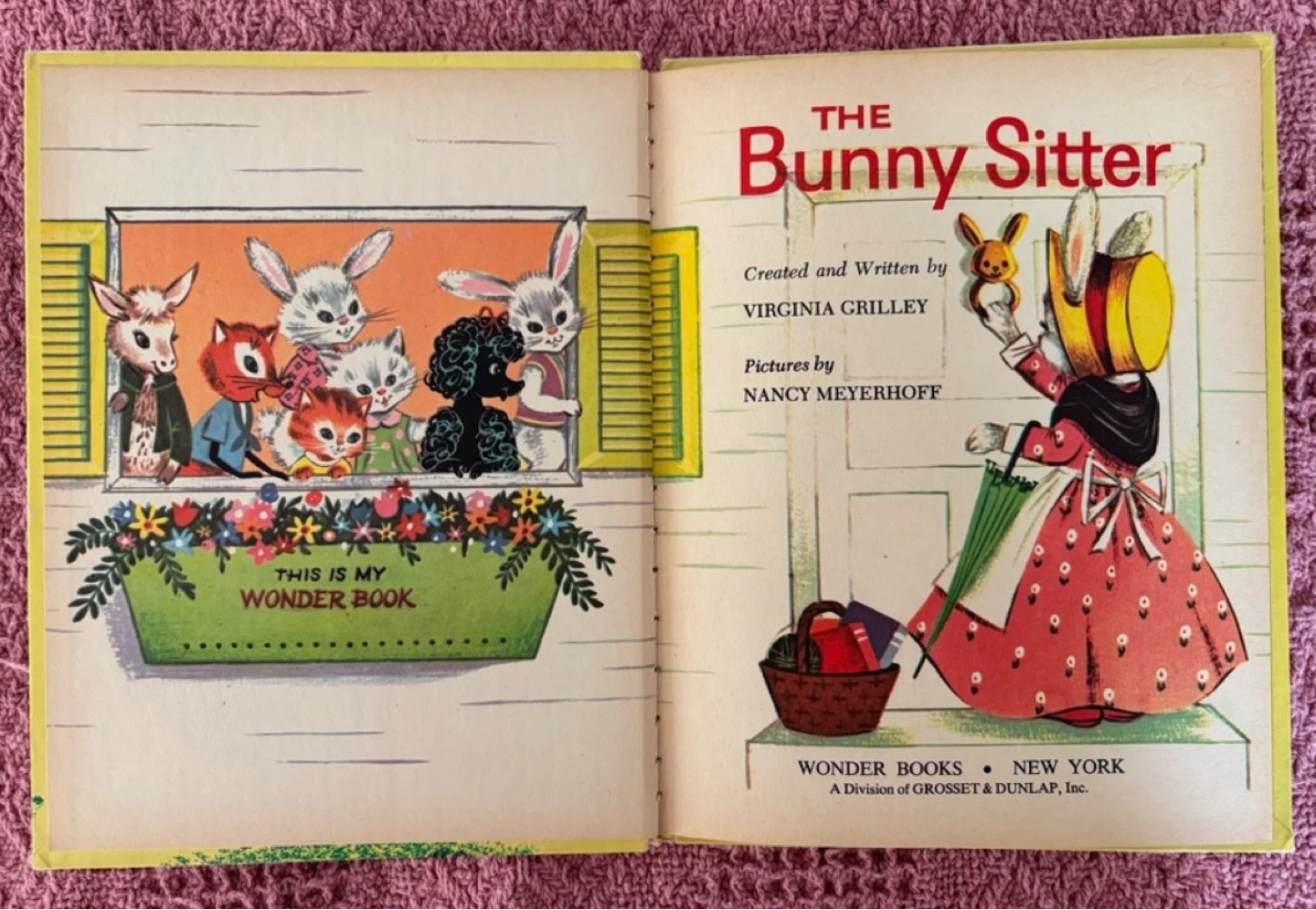 ⚽️Vintage The Bunny Sitter Children's Wonder Book - photo 3