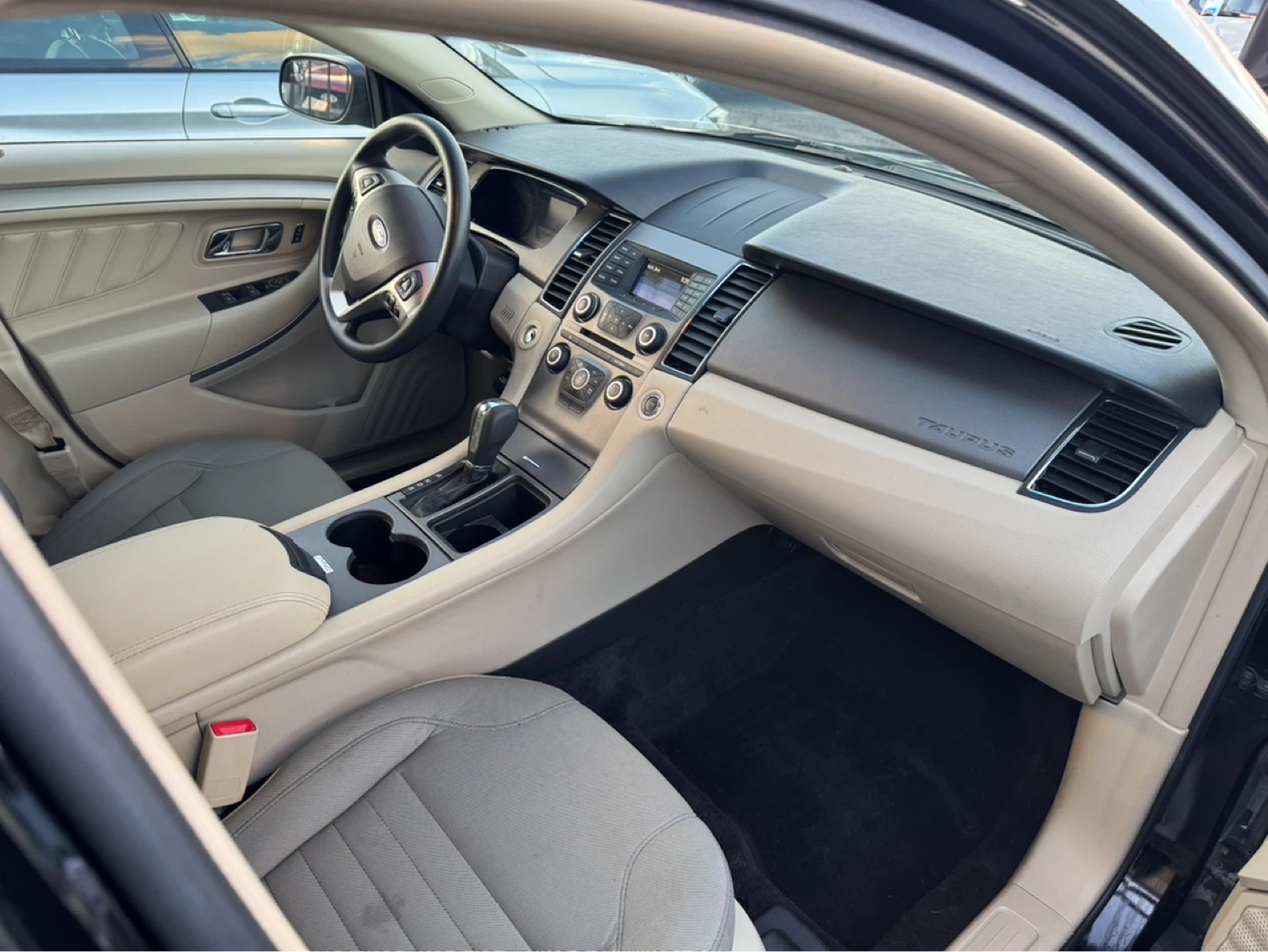 2017 Black Ford Taurus Sedan - photo 5
