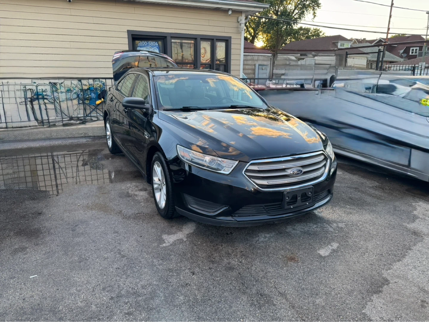2017 Black Ford Taurus Sedan - photo 2