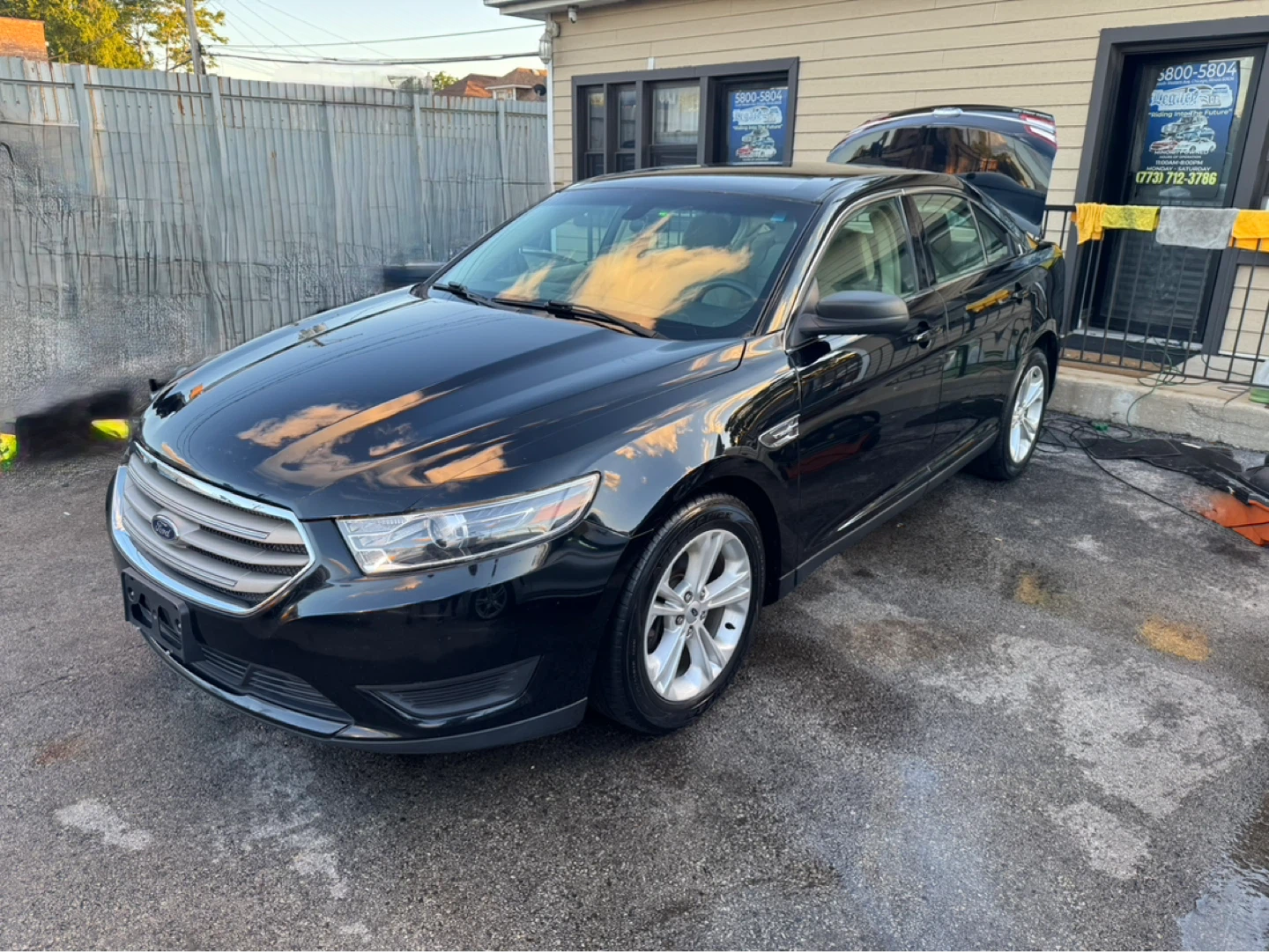 2017 Black Ford Taurus Sedan