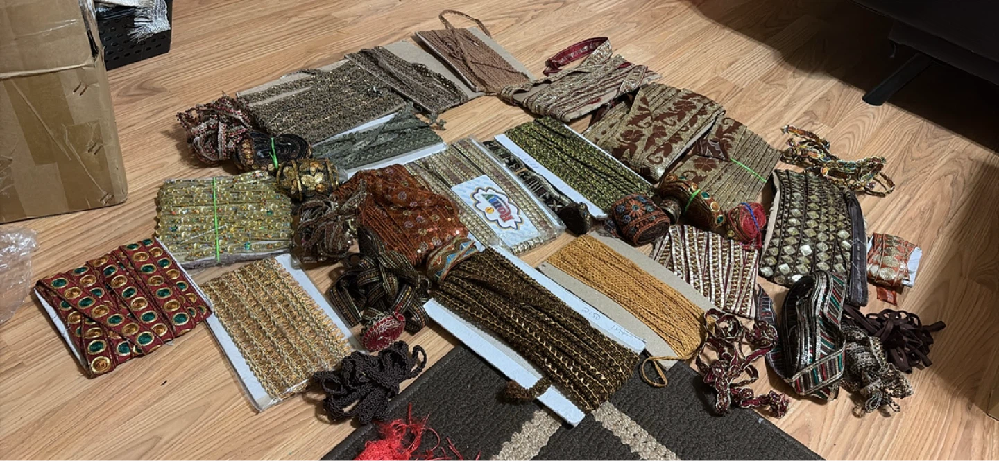 Mixed Lot of Decorative laces Trims and Ribbons - photo 3
