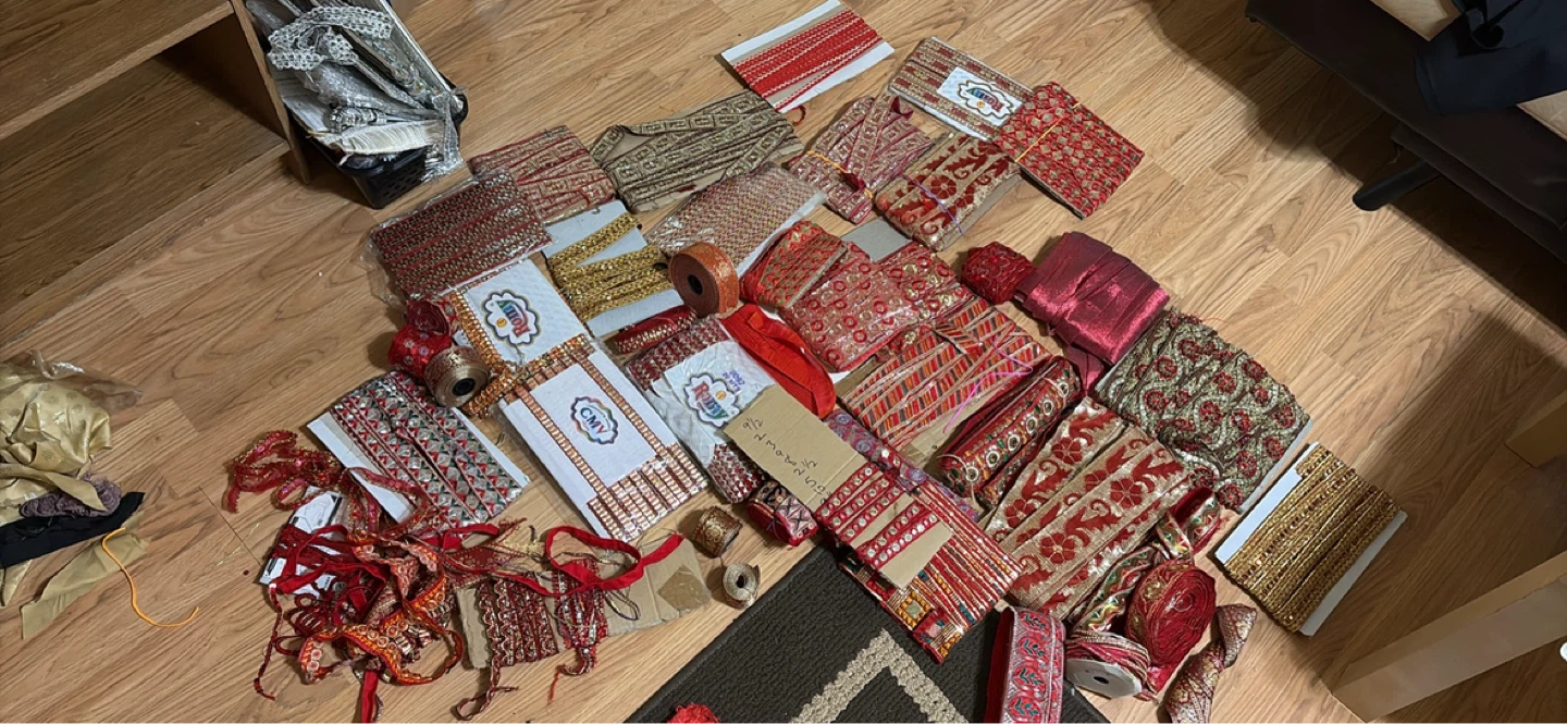 Mixed Lot of Decorative laces Trims and Ribbons - photo 5