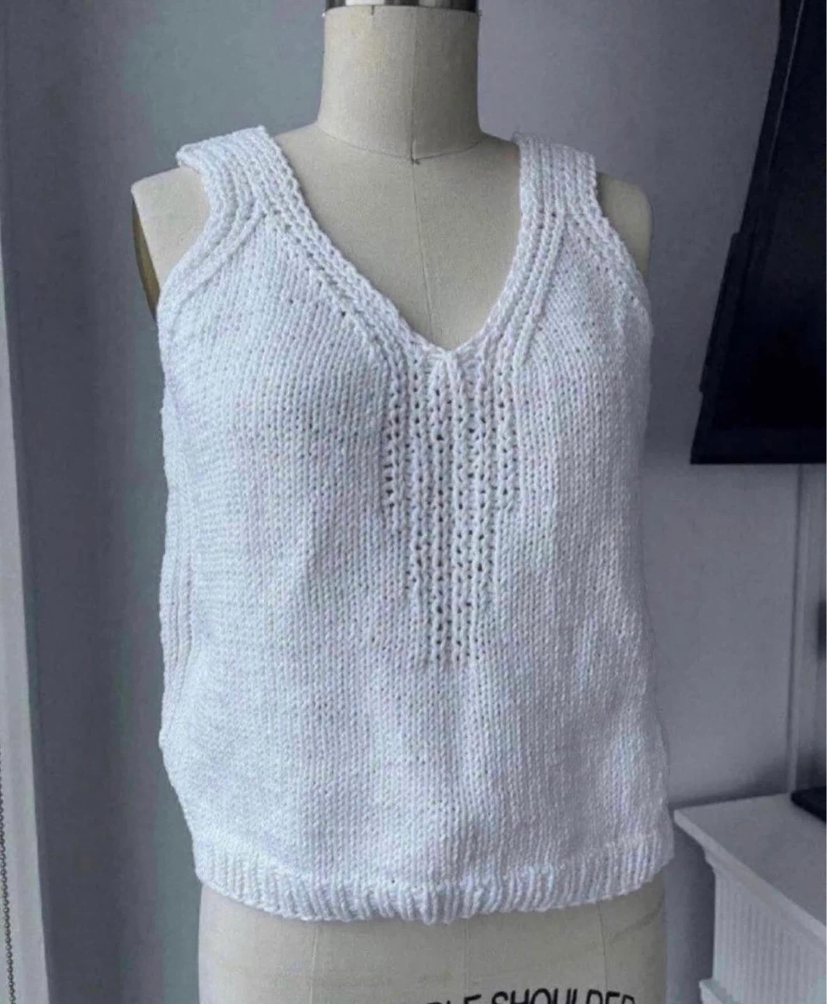 ⚽️Knit Tank size medium