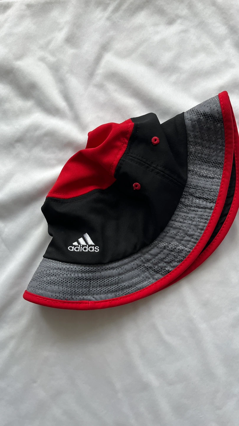 Toronto Raptors 2026 playoff T-shirt and Adidas Bucket Hat L/XL - photo 4