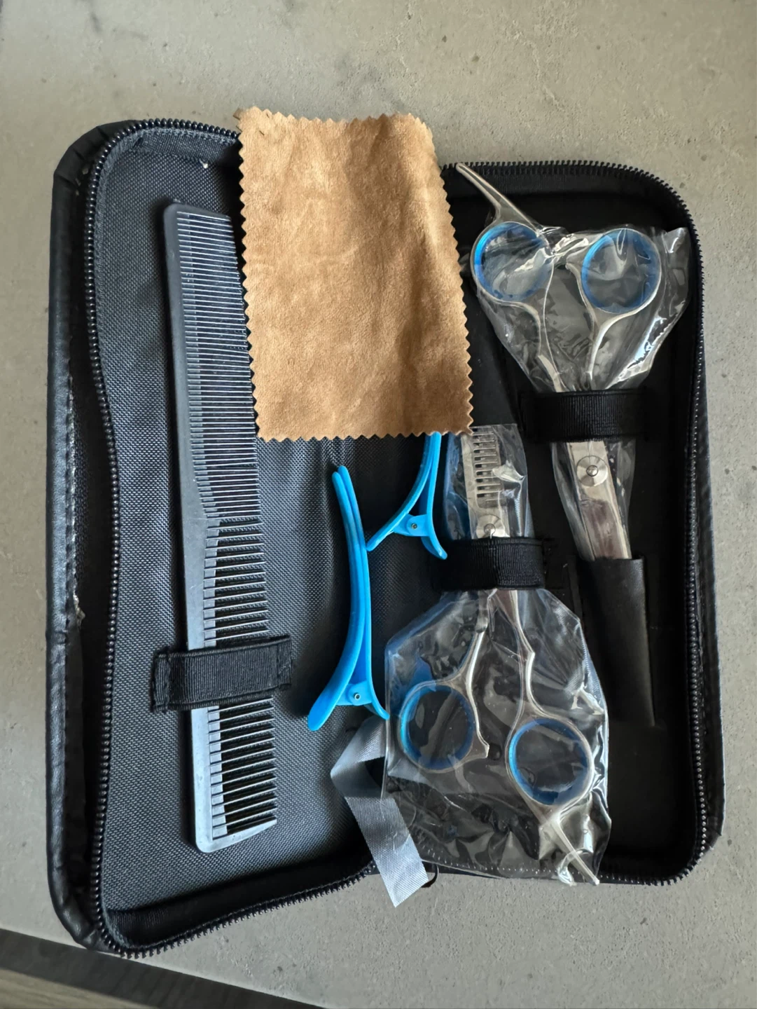 Haircut scissors set