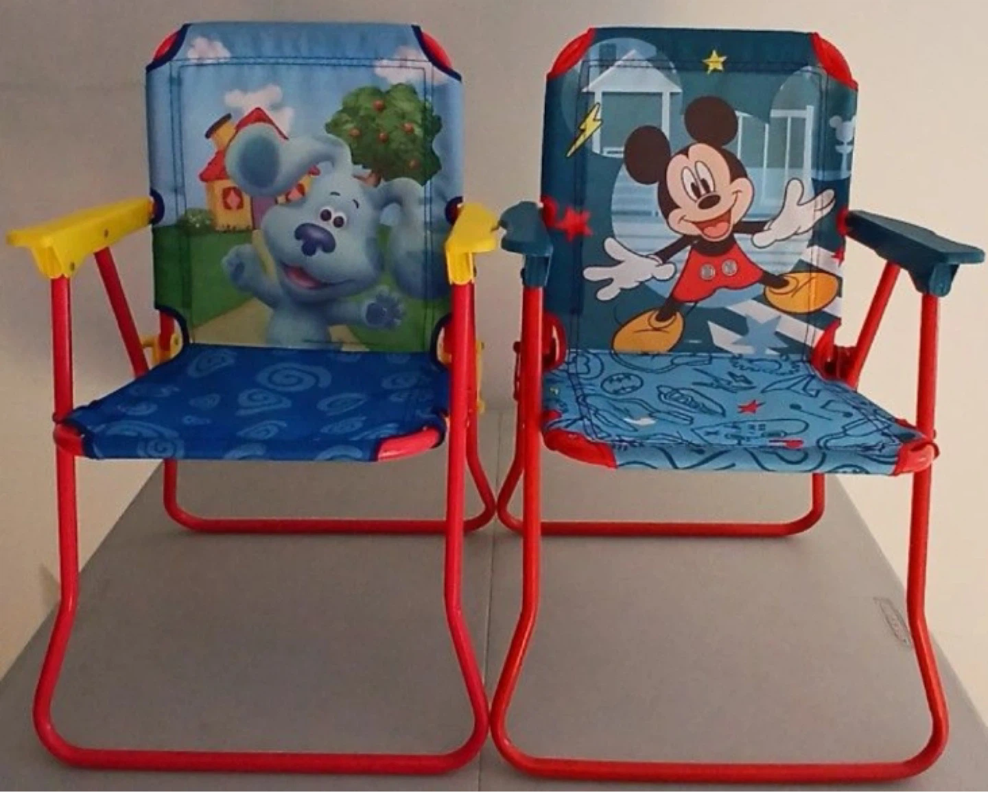 Set of 2 Kids Folding Chairs - Mickey Mouse & Blue's Clues⚽️