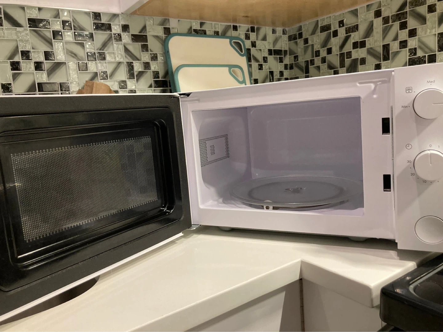 Tillreda WHITE Microwave Oven - photo 2