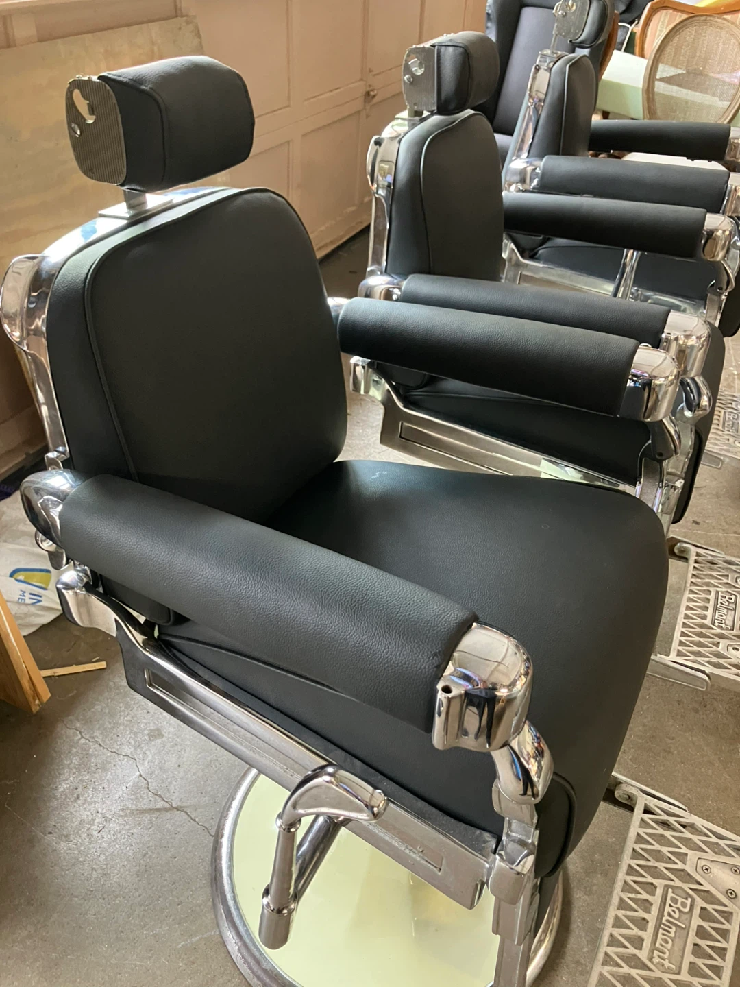 Three 1950 s Belmont Takara barber chairs - photo 5