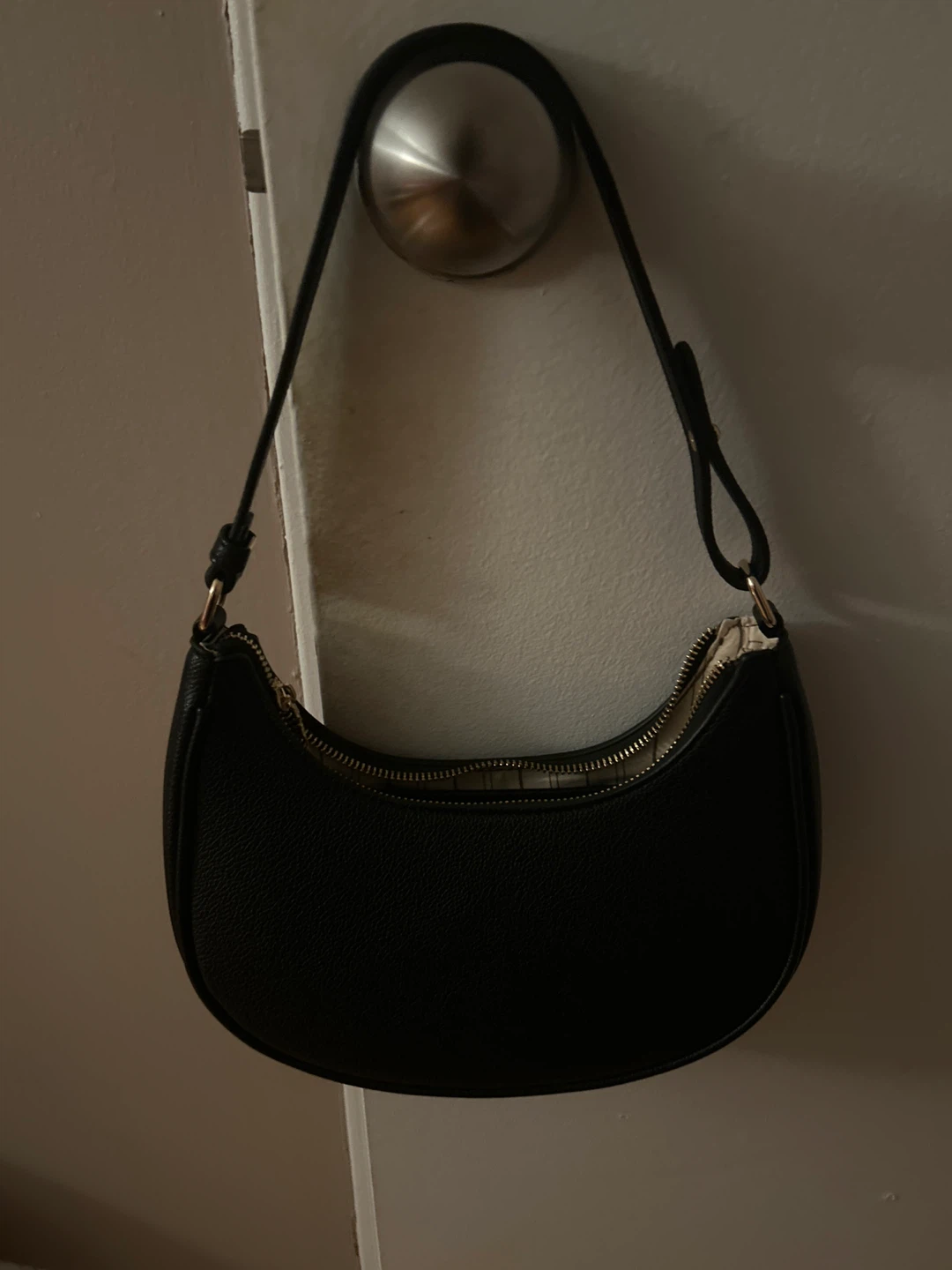 Black Crescent Shoulder Bag⚽️