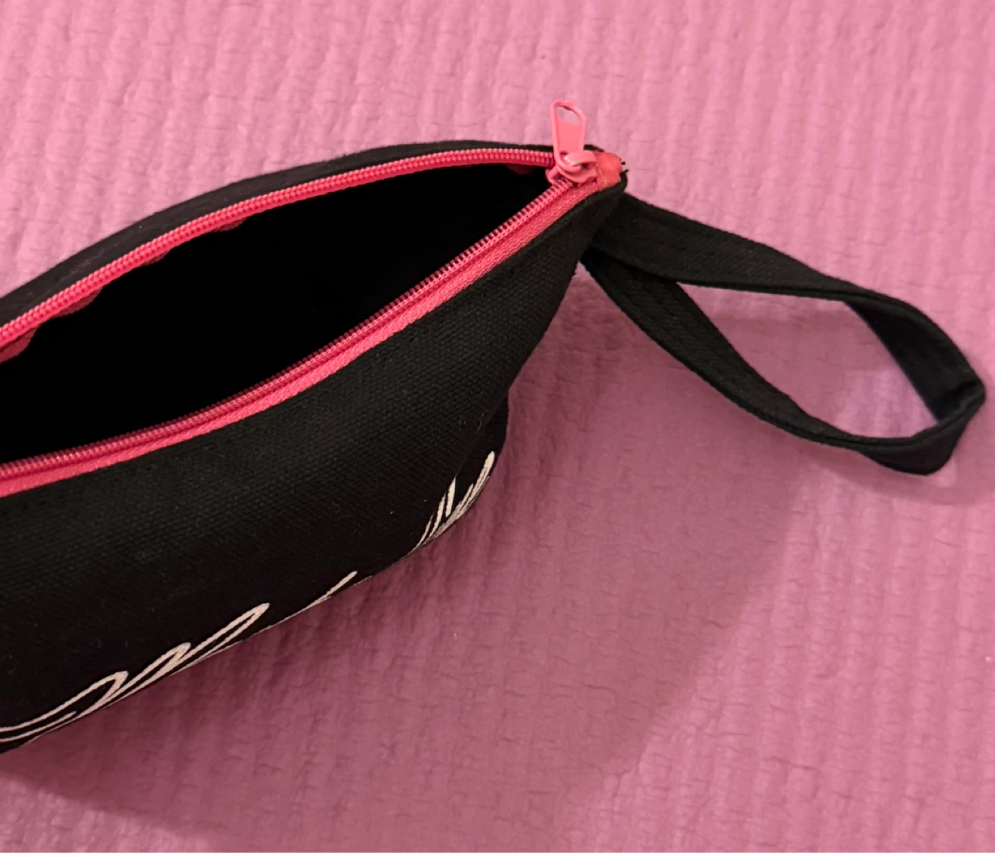 NEW⚽️Maybelline New York Black Cosmetic Bag - photo 2