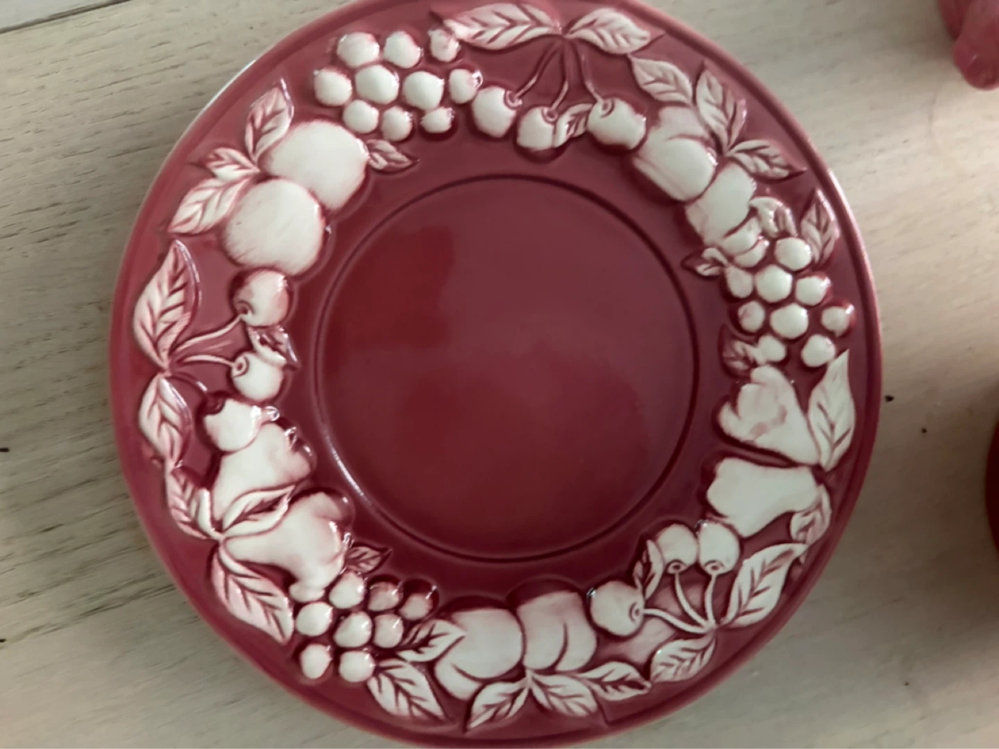 Vintage Berry & Fruit Embossed Ceramic Bowl with Lid - photo 2