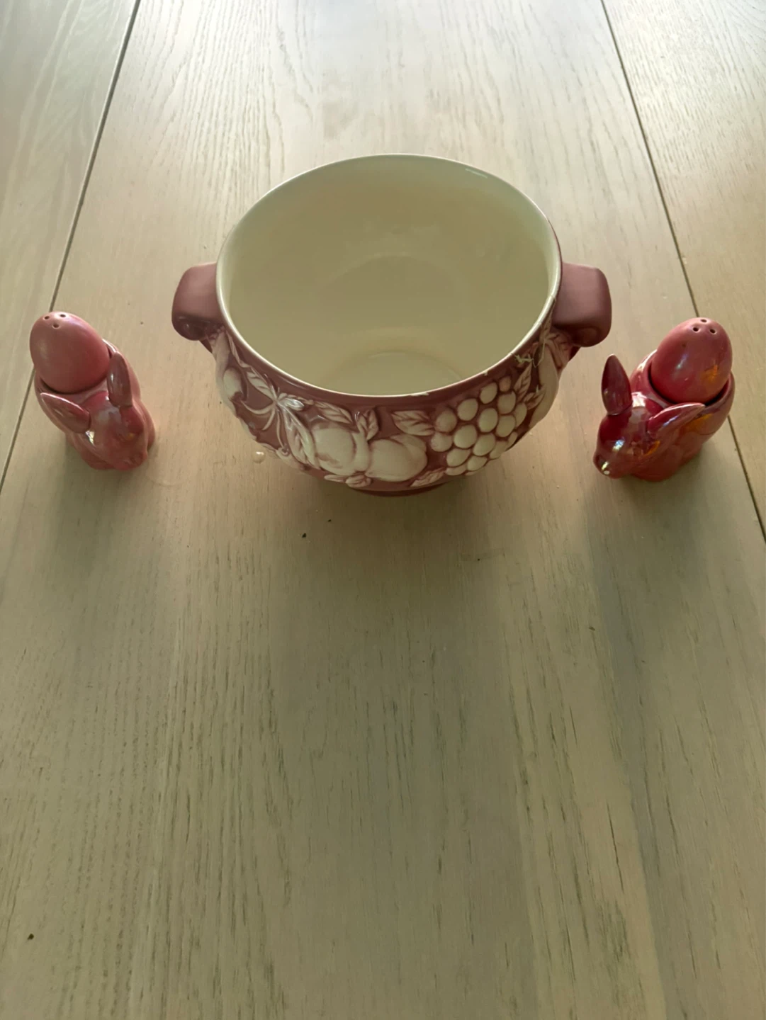 Vintage Berry & Fruit Embossed Ceramic Bowl with Lid - photo 4