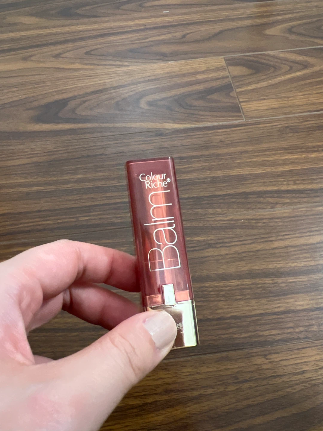 ⚽️ L'Oréal Colour Riche Balm Lipstick - Plum Plum