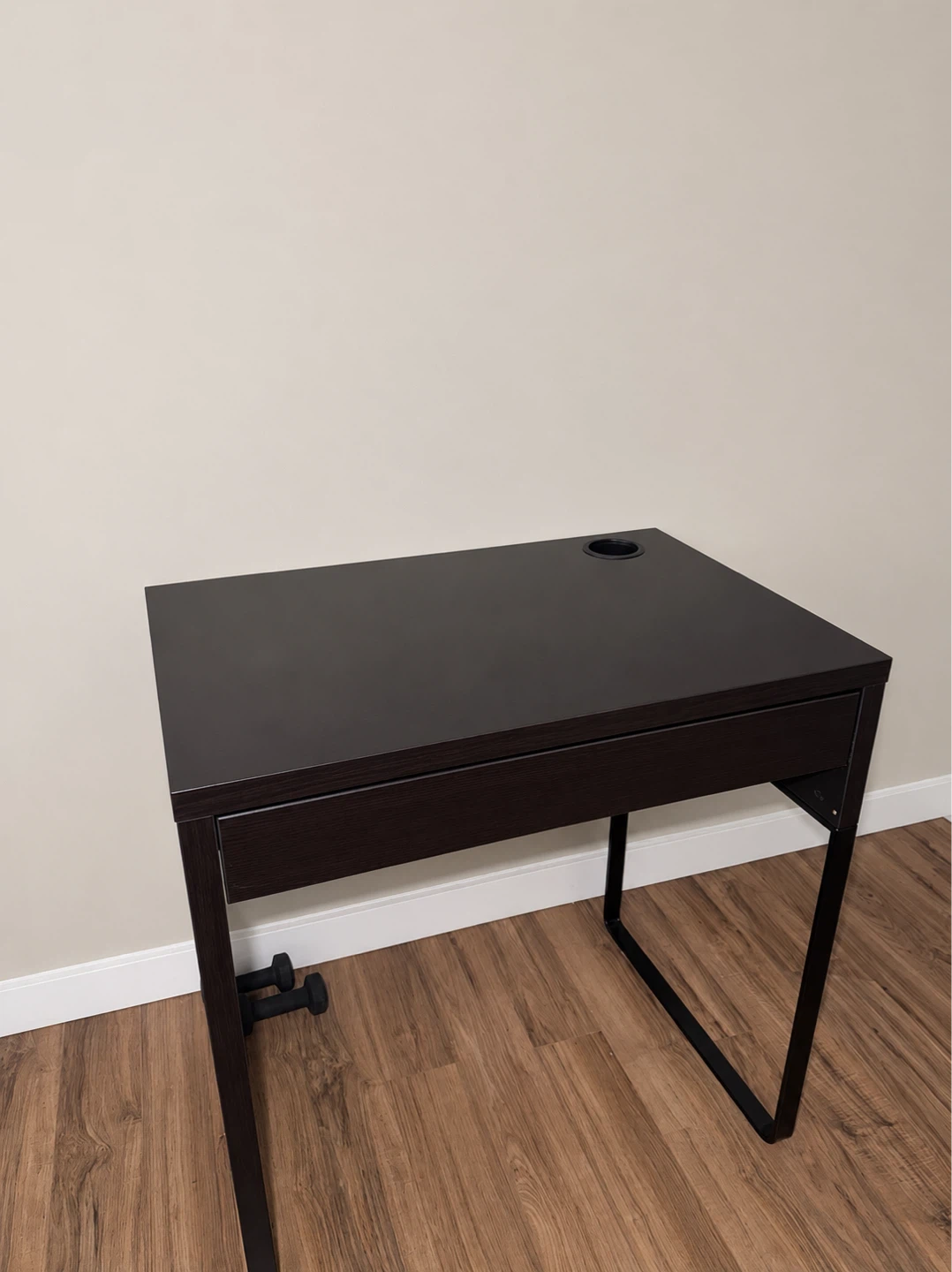 Micke (IKEA) Computer Desk