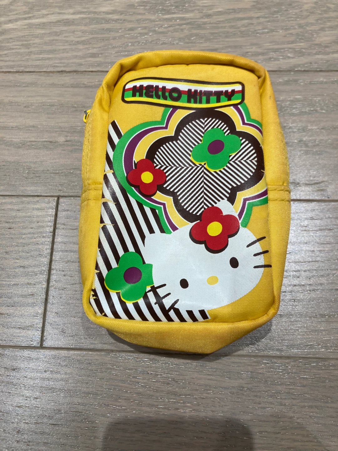 ⚽️Yellow Hello Kitty Pouch
