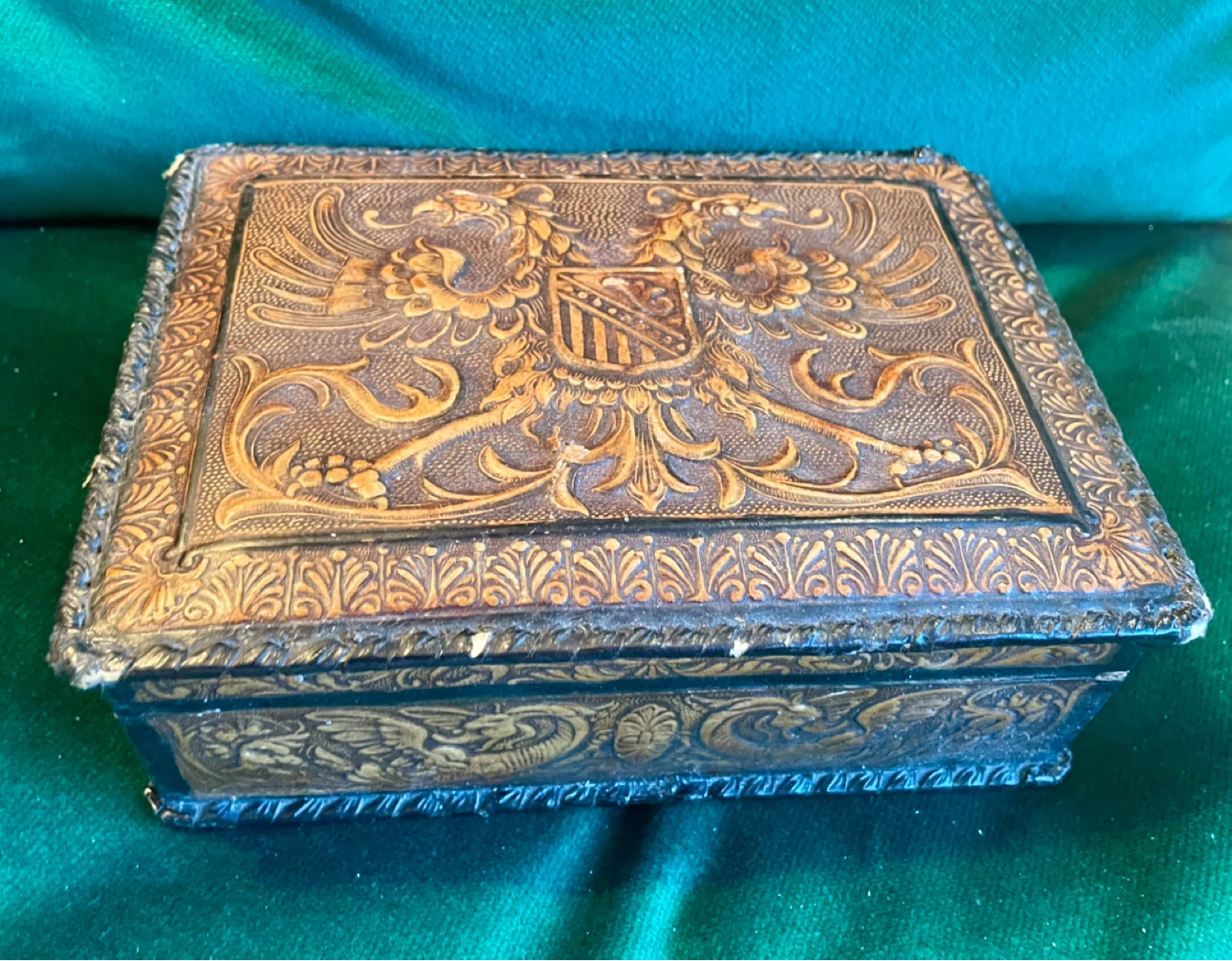Ornate Decorative leather cigarette box - photo 4