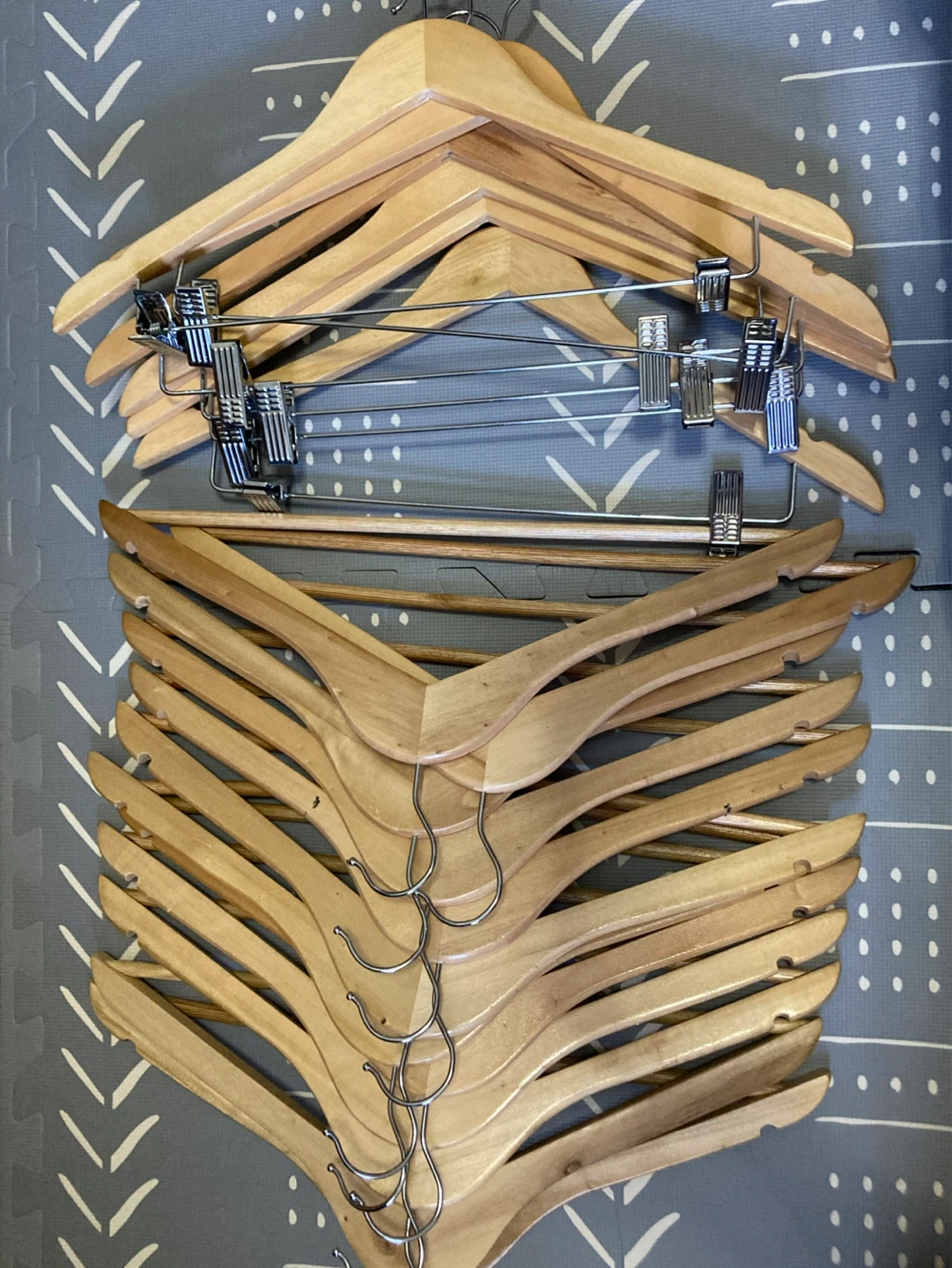⚽️Wooden Hangers with Clips - Set of 16