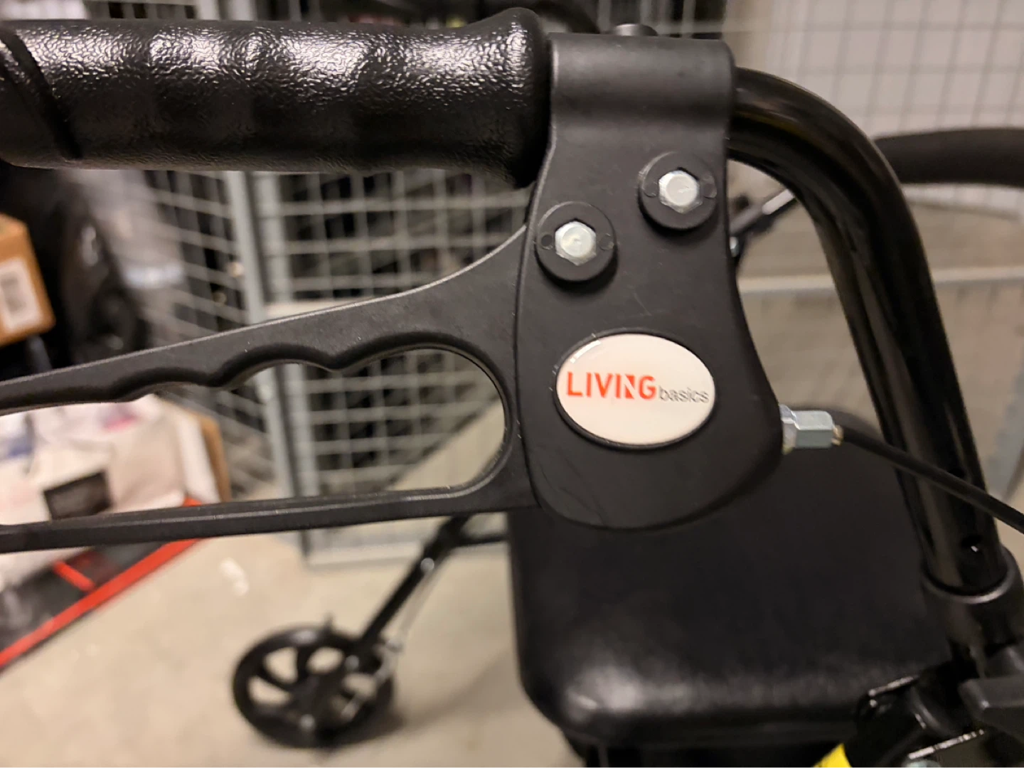 Livingbasics 4-Wheel Walker with Seat and Basket ⚽️ - photo 4