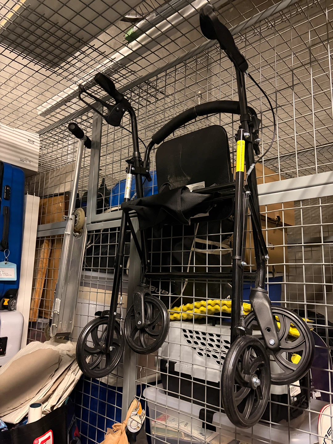 Livingbasics 4-Wheel Walker with Seat and Basket ⚽️