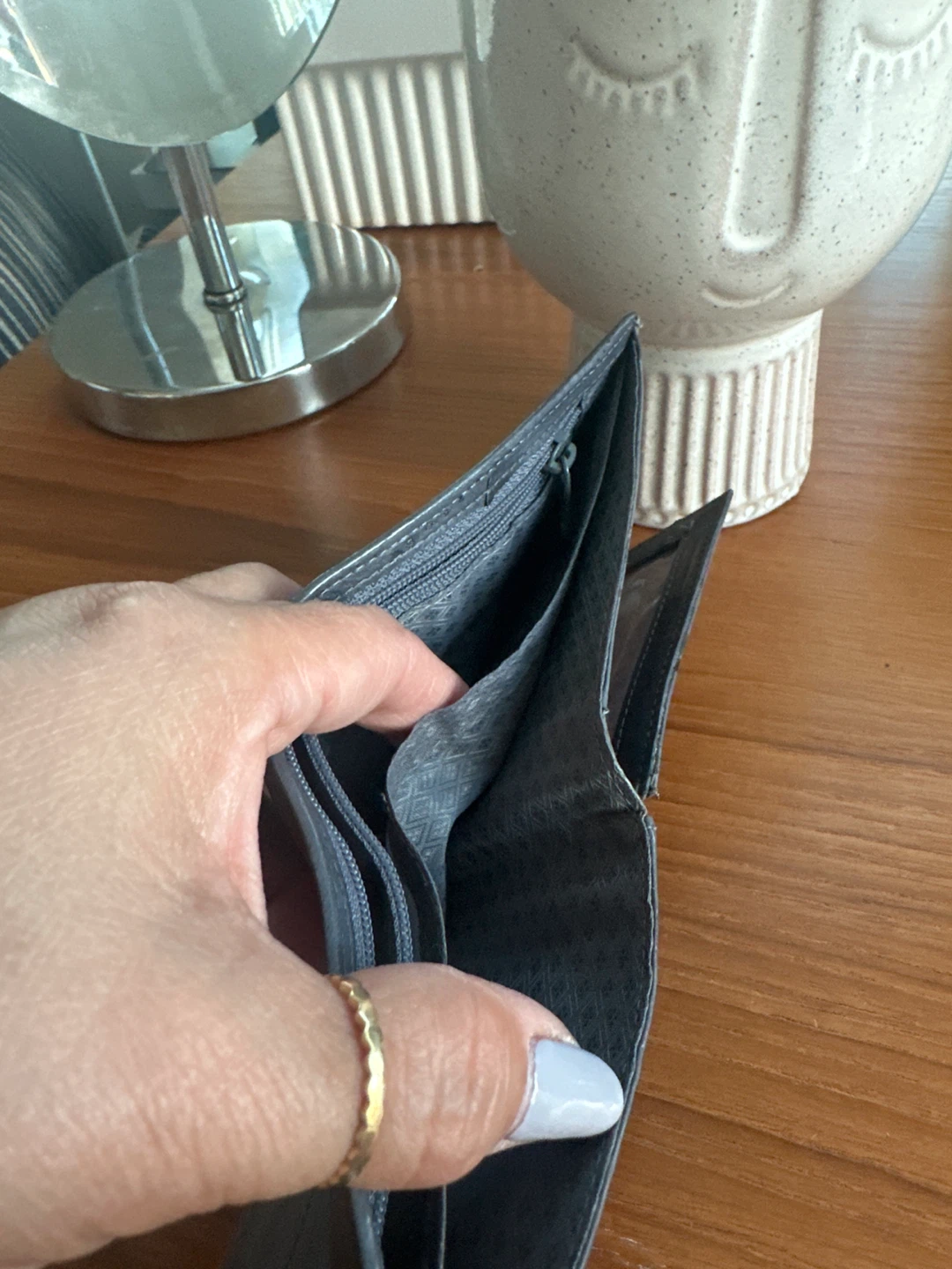 Grey Eel Skin Bi-fold Wallet - photo 5