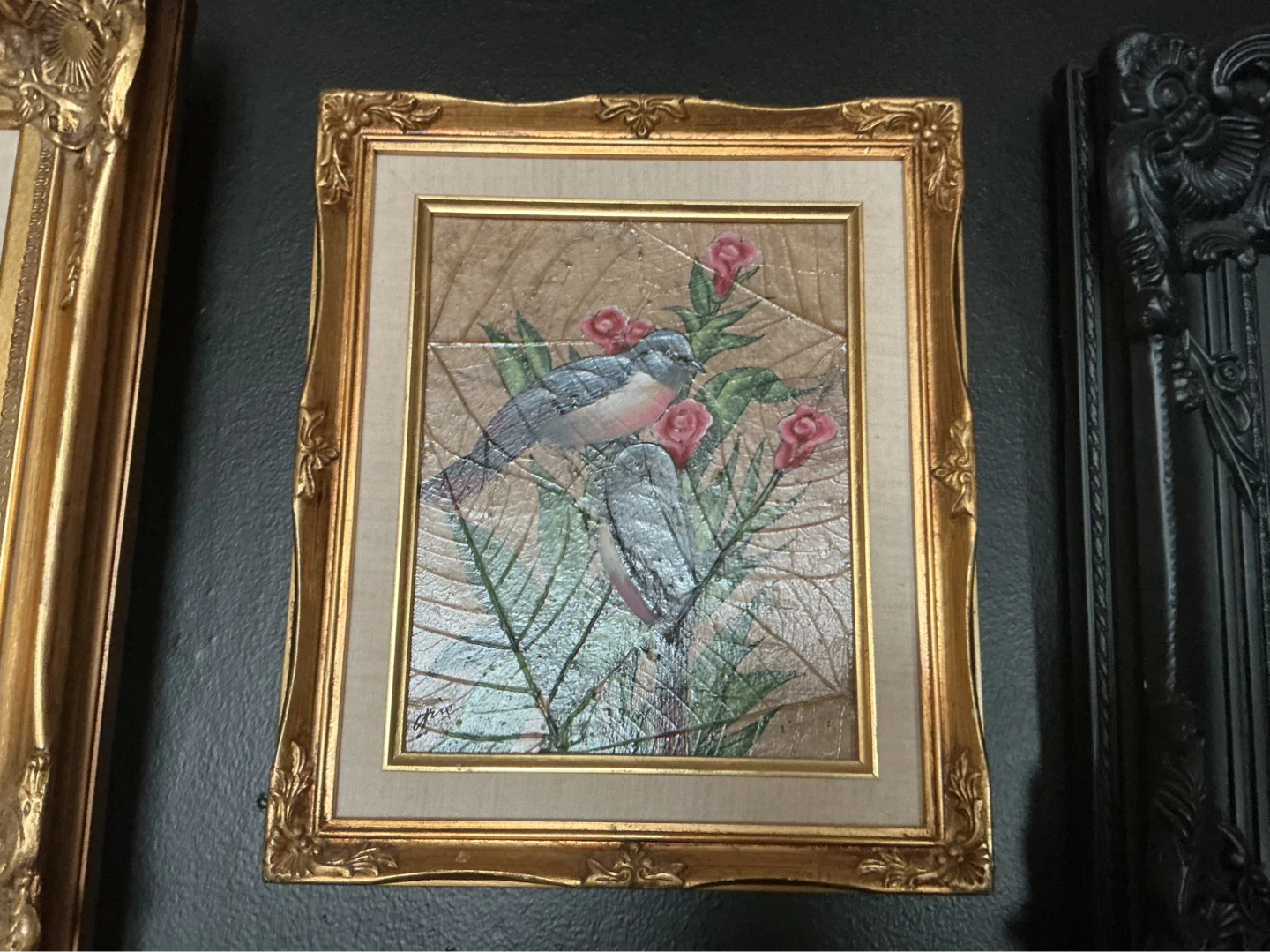 Framed Artwork of Birds and Roses ⚽