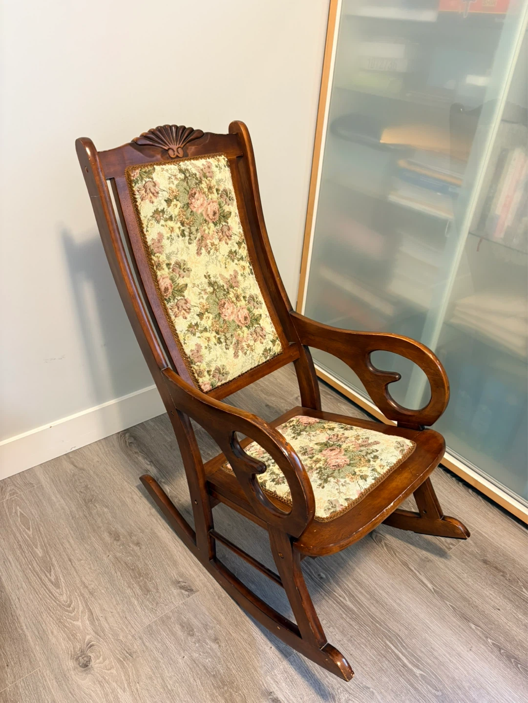 Vintage Floral Rocking Chair - photo 3