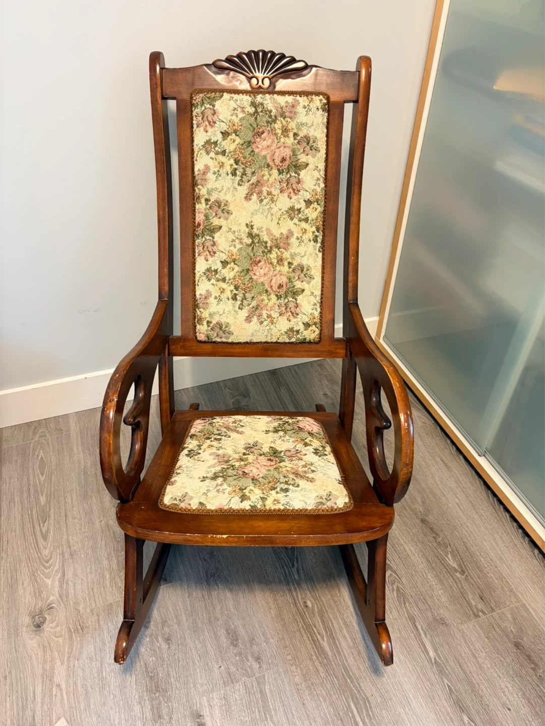 Vintage Floral Rocking Chair - photo 2