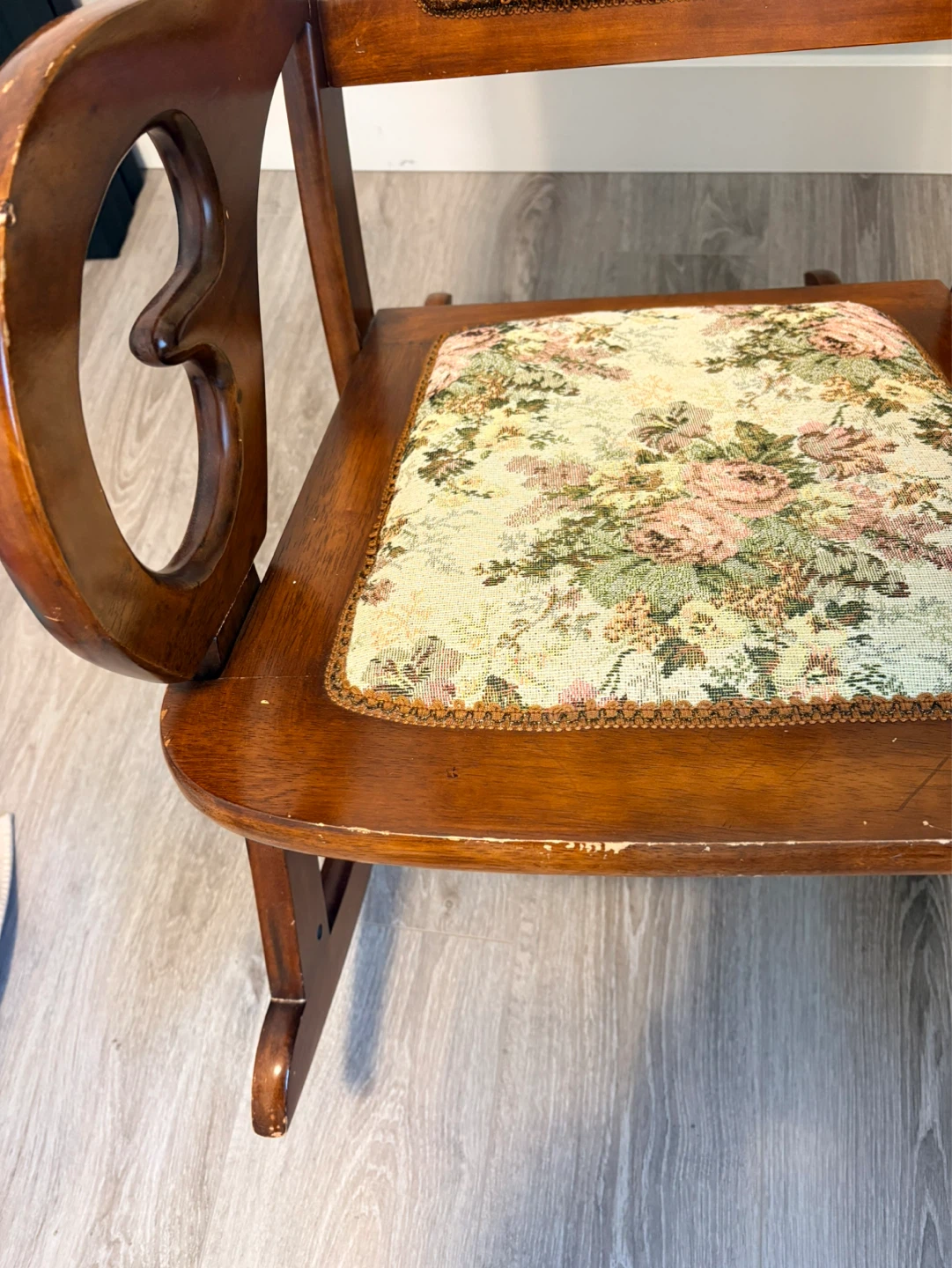 Vintage Floral Rocking Chair - photo 5