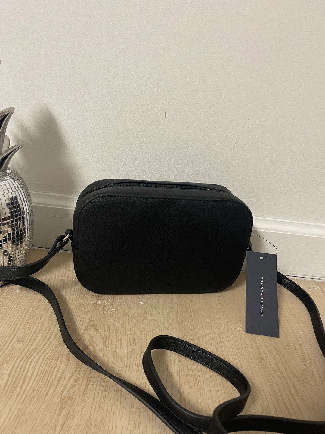 Tommy Hilfiger Black Camera Bag - photo 2
