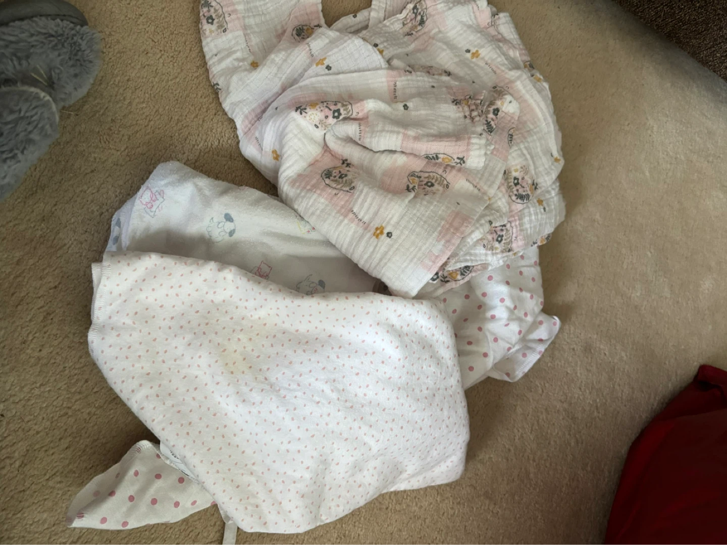 Baby towel & wrap lot - photo 4