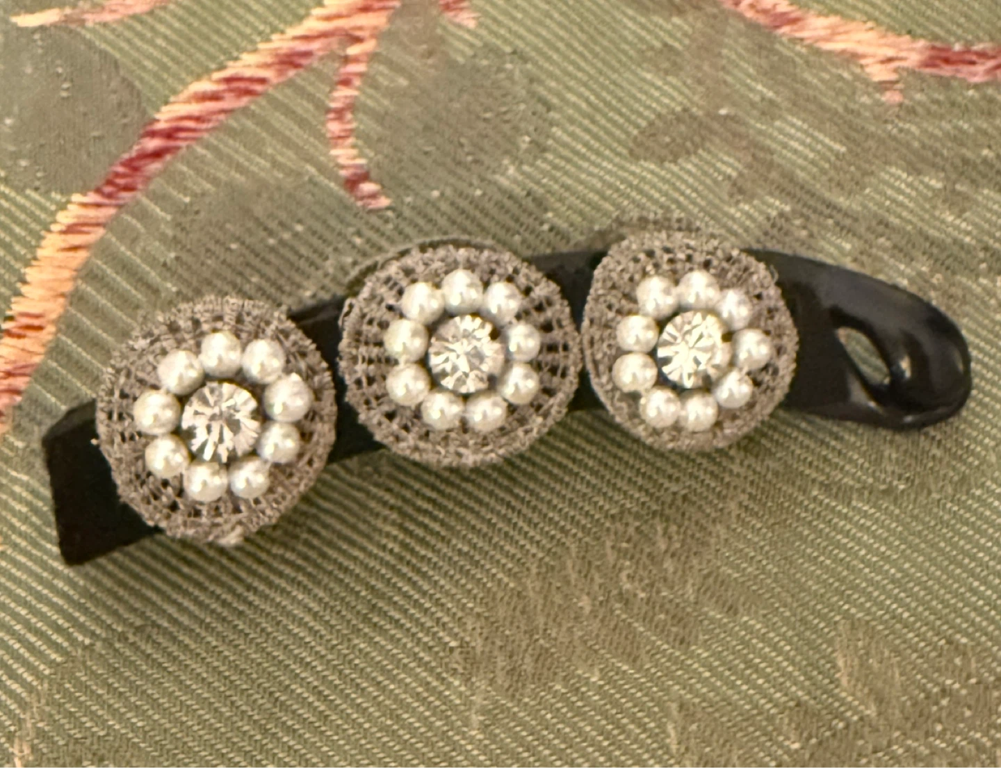 Decorative Barrette with Pearls and Rhinestones⚽️