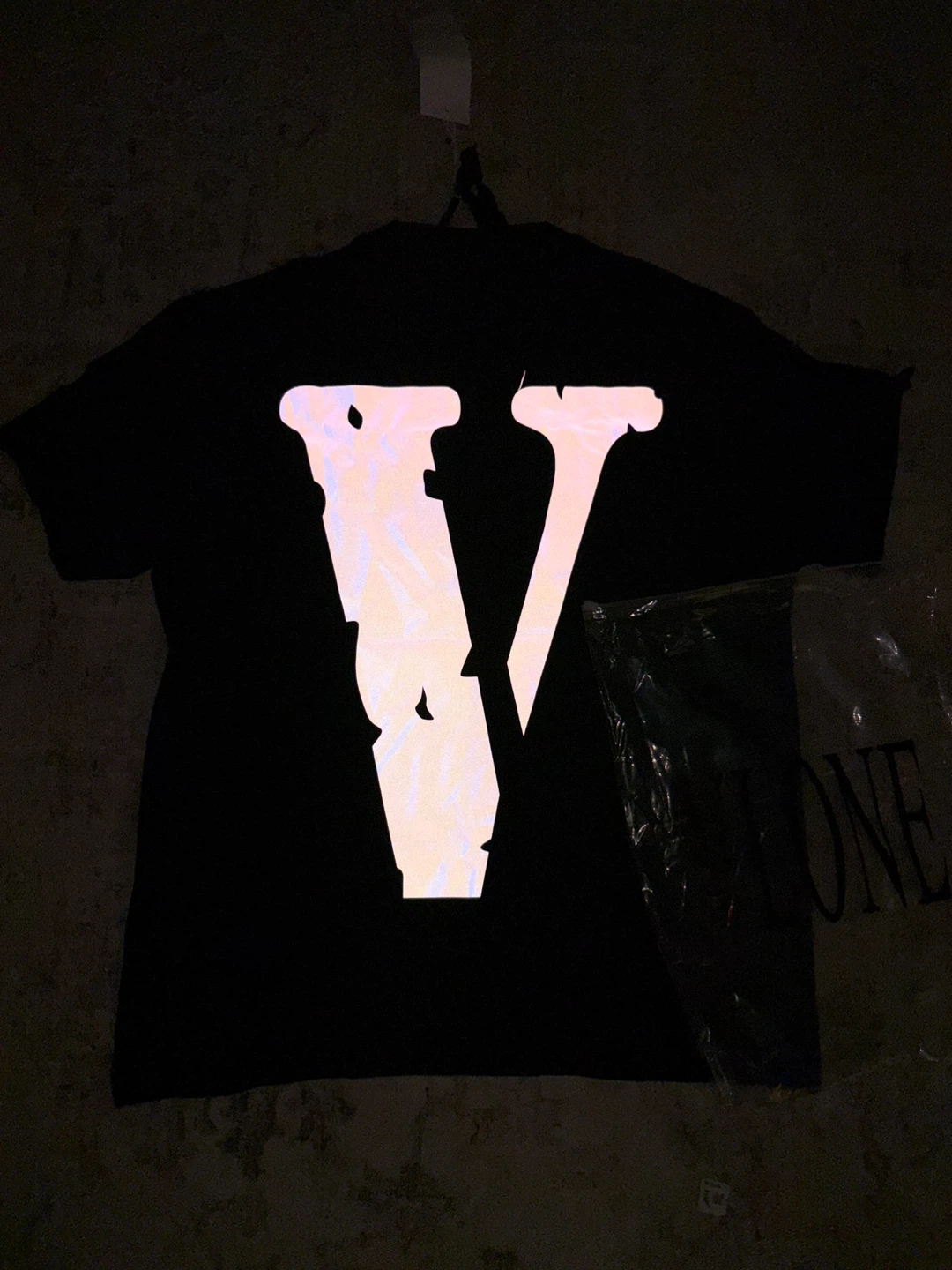 VLONE V Logo T-Shirt - photo 2