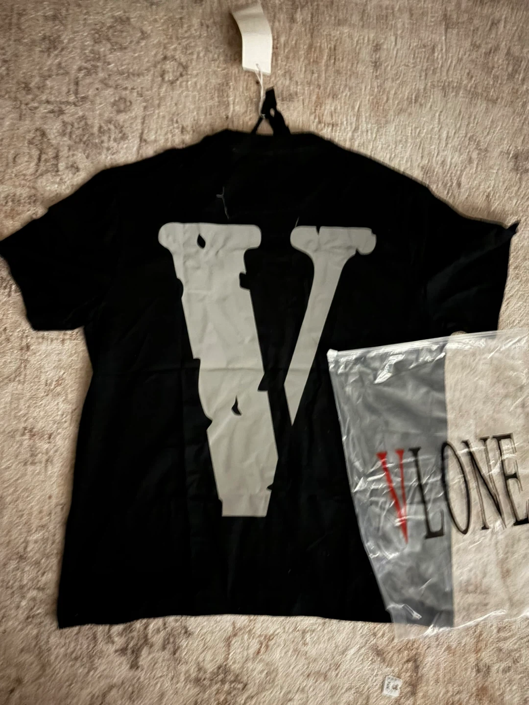 VLONE V Logo T-Shirt - photo 3
