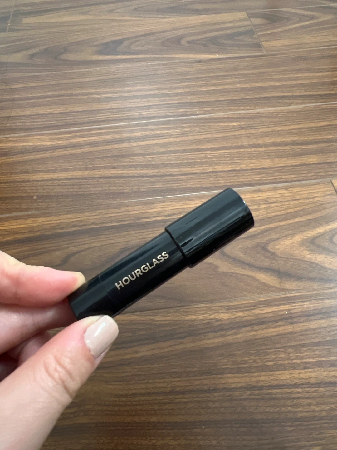 ⚽️ Hourglass "Peacemaker" Lipstick